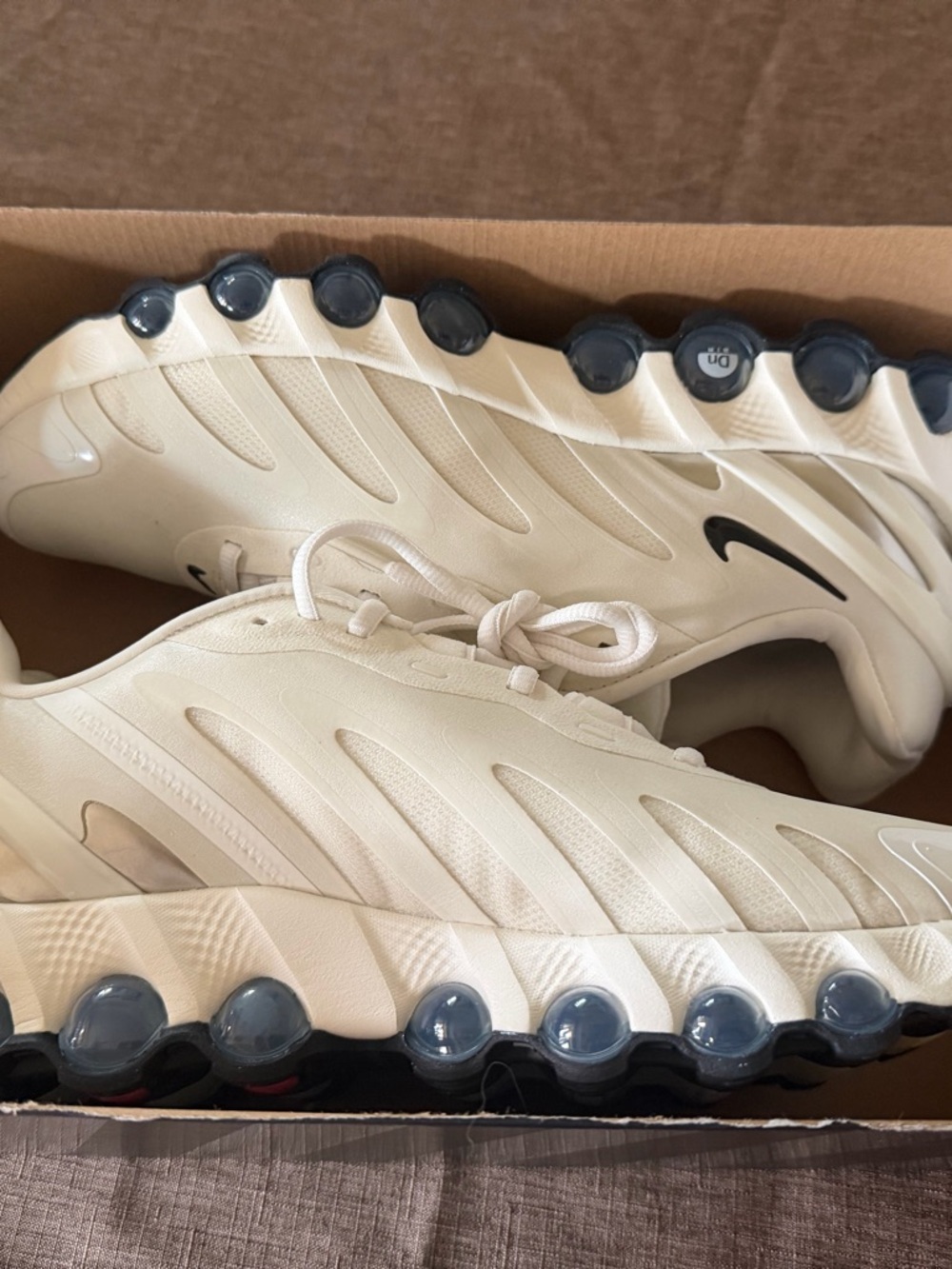 Women’s Nike air max dn8 sneakers size 11 brand new white